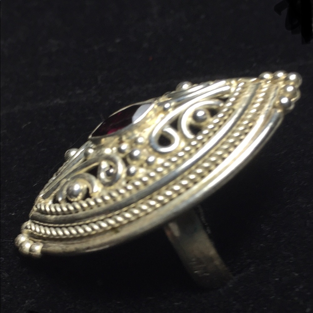 Garnet & Silver Ring - Picture 5 of 6